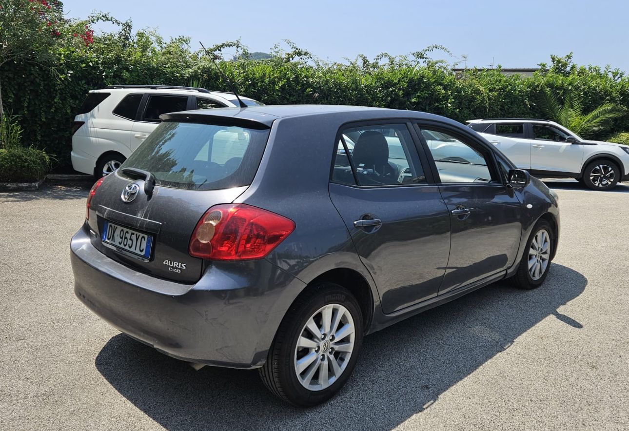 Toyota AURIS SOL 2000 cc