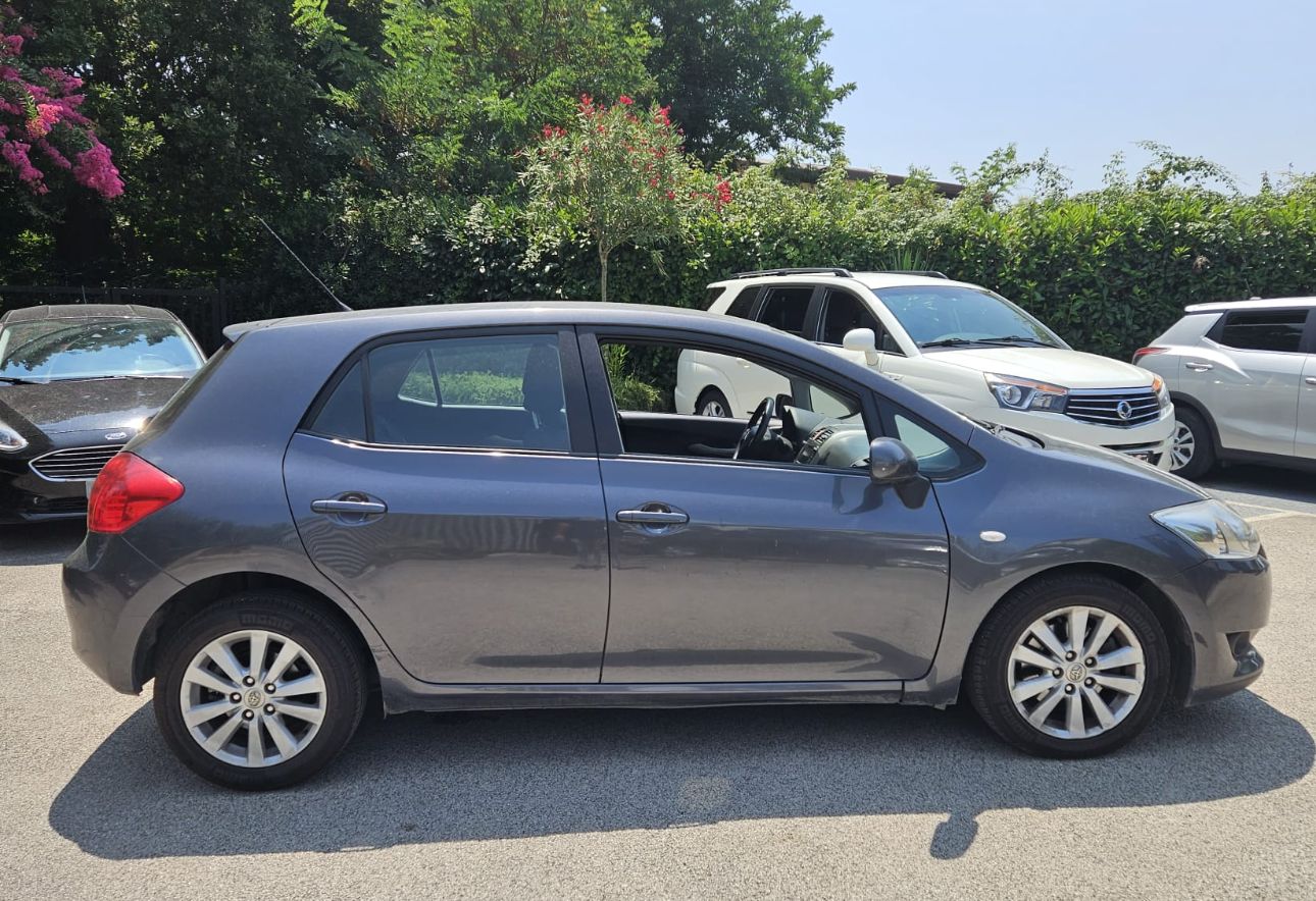 Toyota AURIS SOL 2000 cc