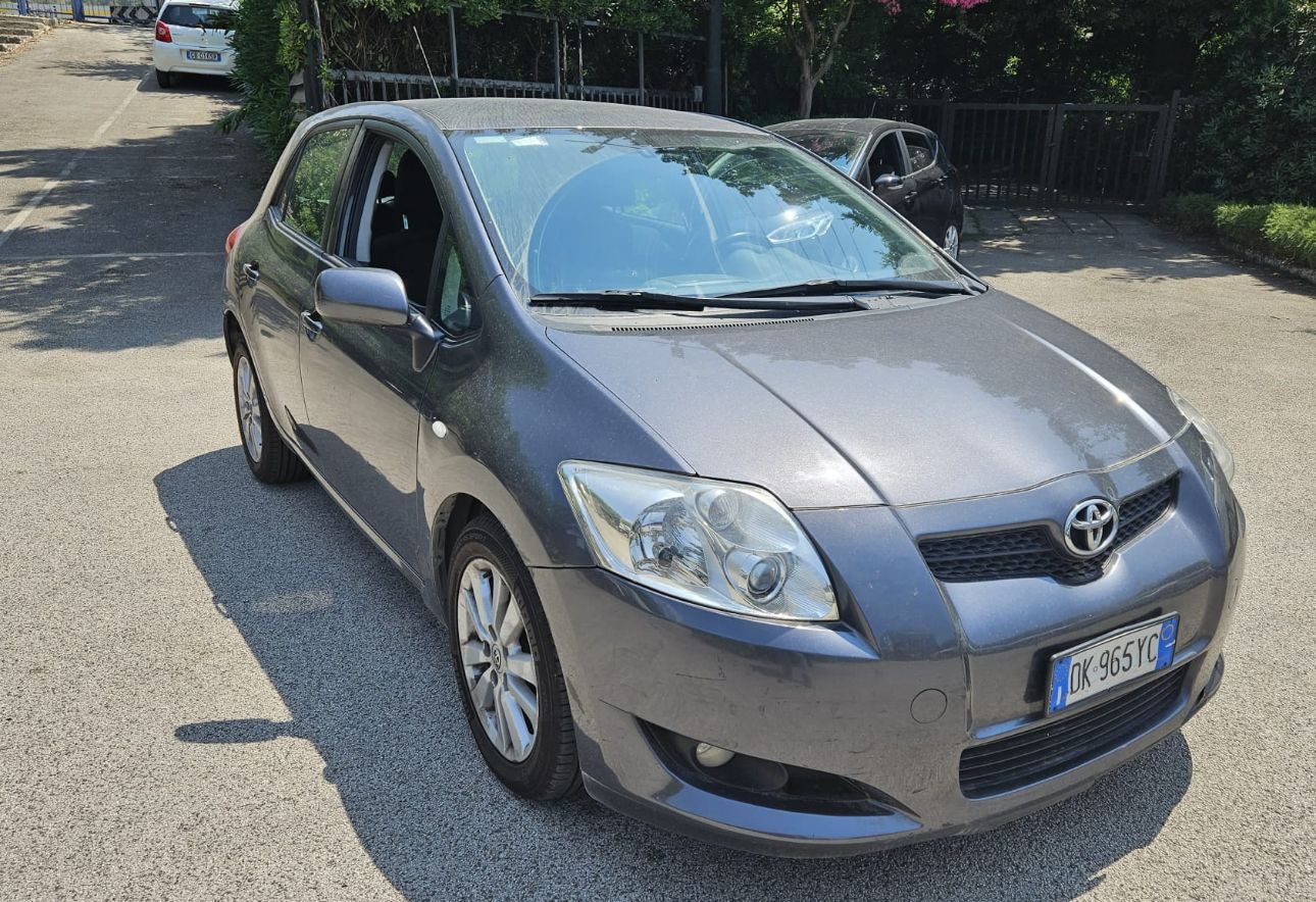 Toyota AURIS SOL 2000 cc